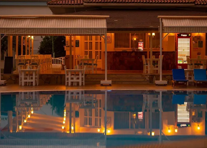 White Ολουντενίζ