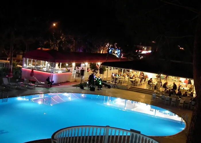 White 3* Ολουντενίζ