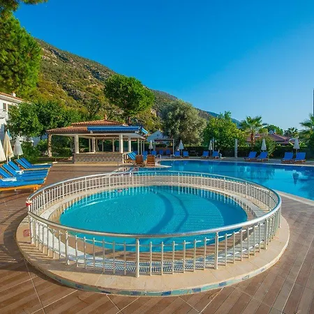 Hotel White 3*