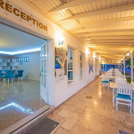 White Hotel 3*