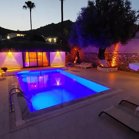 ホテル White オルデニズ