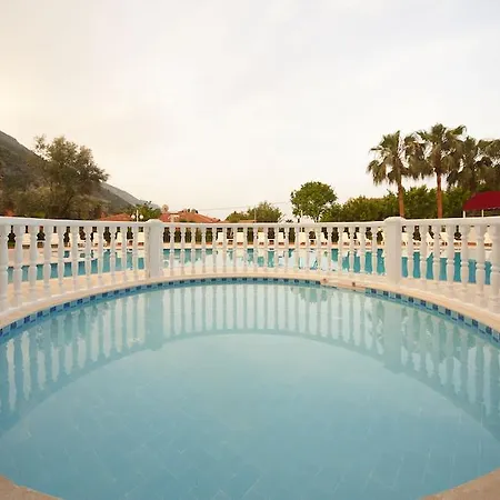 White 3* Oludeniz