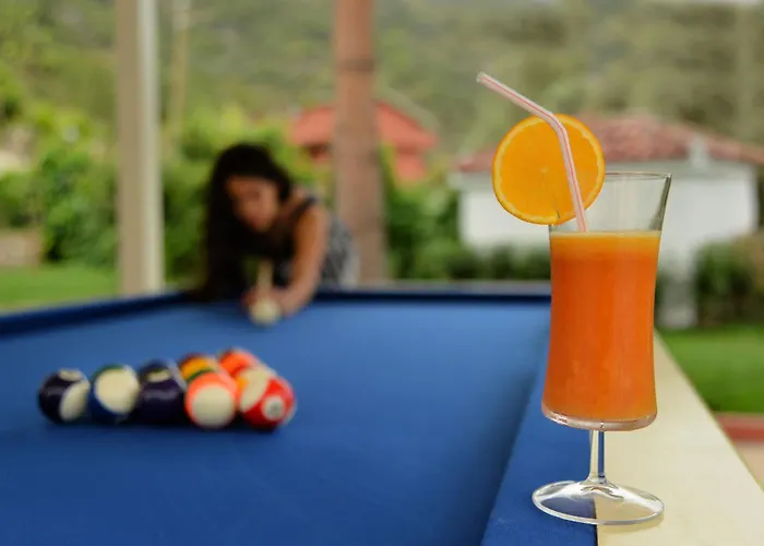 White 3* Олудениз